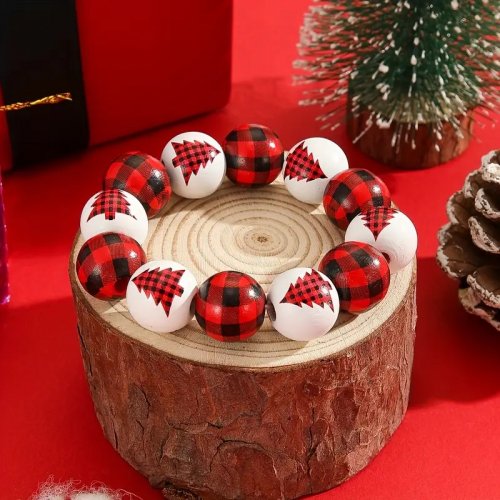 Bratara cu margele cu model în carouri și brad de Crăciun